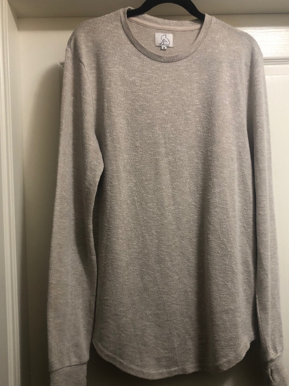 Women’s Medium sweater crewneck long sleeve beige white